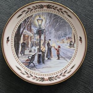 Trisha Romance Candlelight Stroll Collector Plate 2002 Christmas Victorian Scene